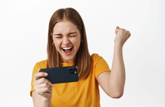 Descubra o mundo dos jogos Play to Earn: o que são, como funcionam e queria as principais modalidades.