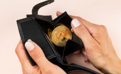 Descubra a estratégia de Buy and Hold, uma abordagem sólida para investir em criptomoedas, com estabilidade e crescimento ao longo do tempo.